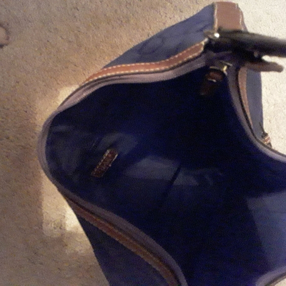 Chaps shoulder bag - Picture 8 of 8